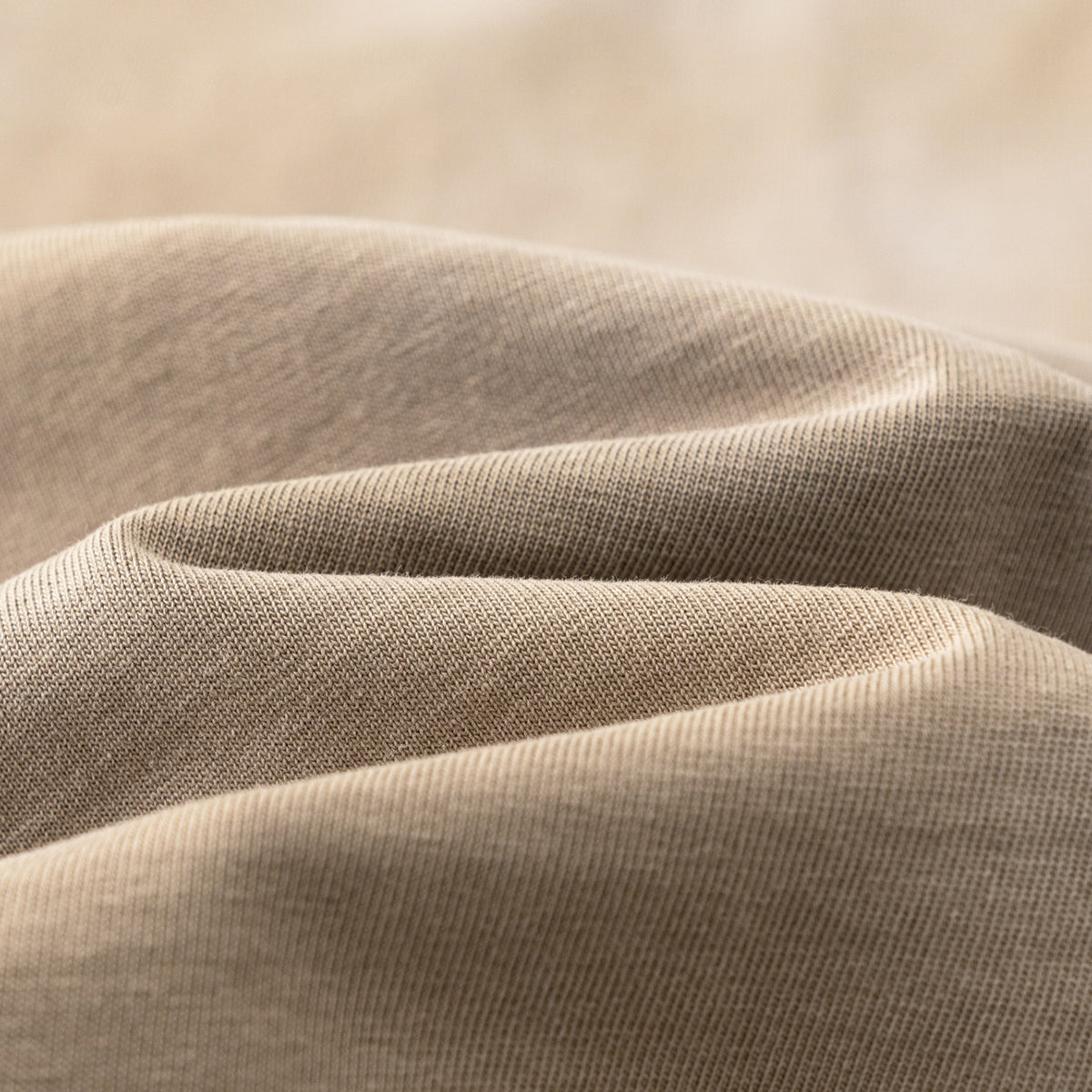 Camiseta con bolsillo desgastado y lavado ácido de 8.5 oz