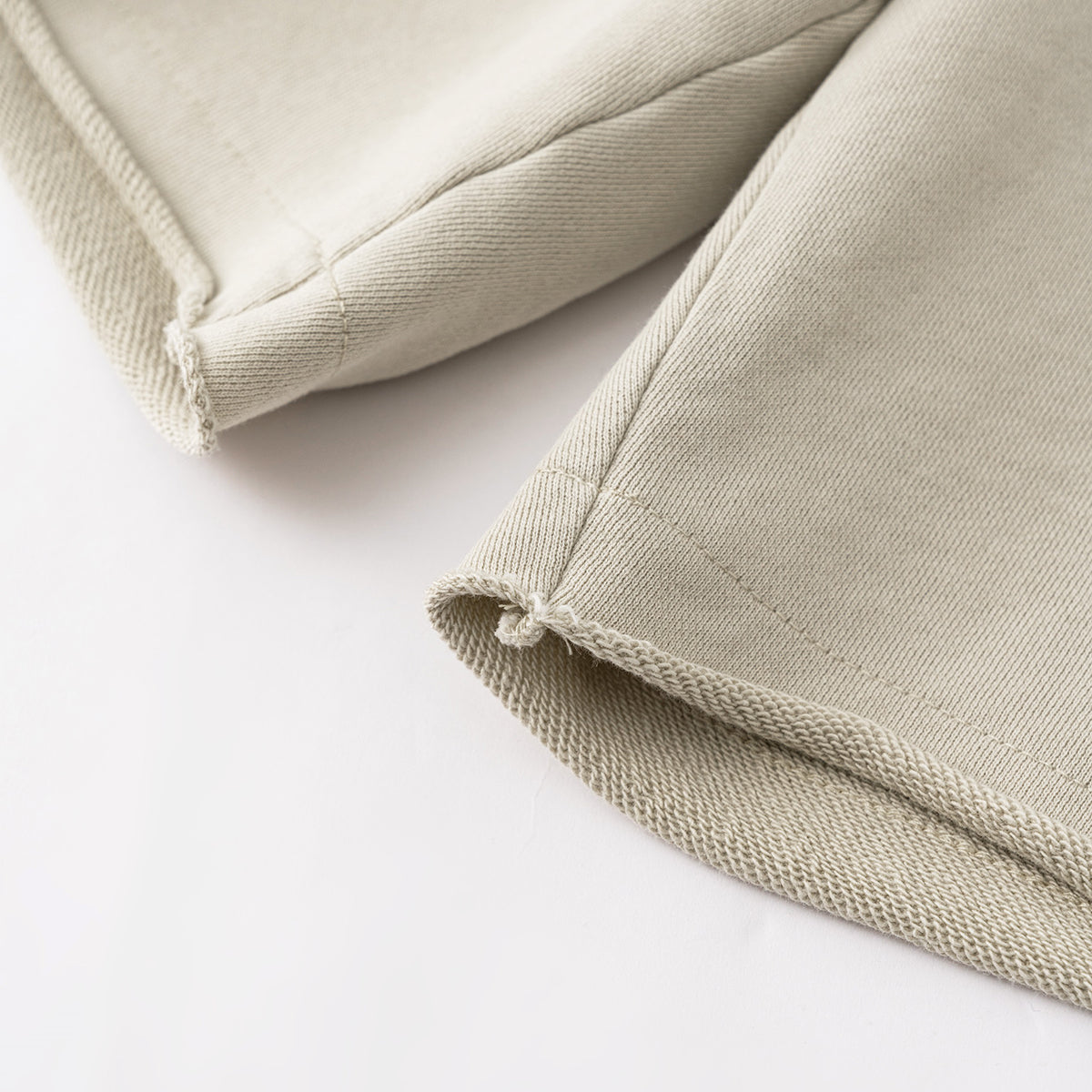 Vintage Raw-Hem Short Pants