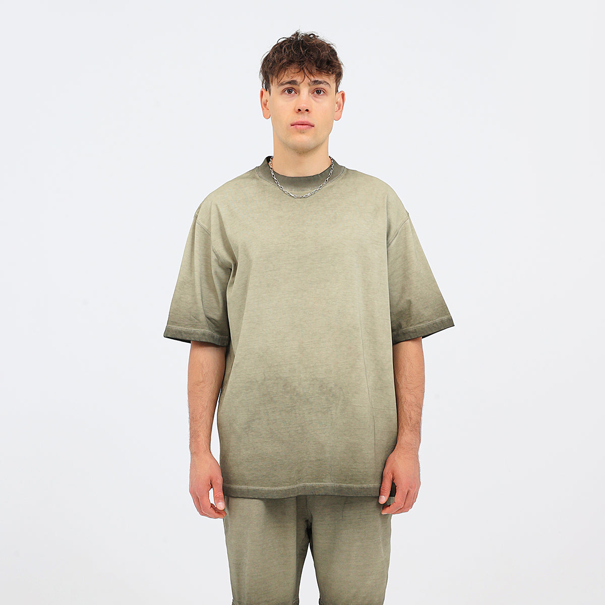 Camiseta holgada con lavado intenso de 7.8 oz