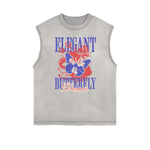 Camiseta sin mangas con estampado de mariposas y bordes deshilachados