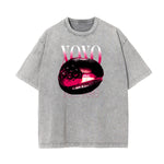 Camiseta con estampado de labios rojos lavados a la piedra