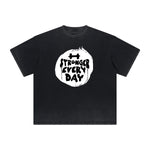 Camiseta con estampado de baloncesto descolorido intenso