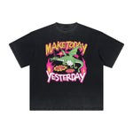 Camiseta con tipografía en negrita y desvanecimiento intenso