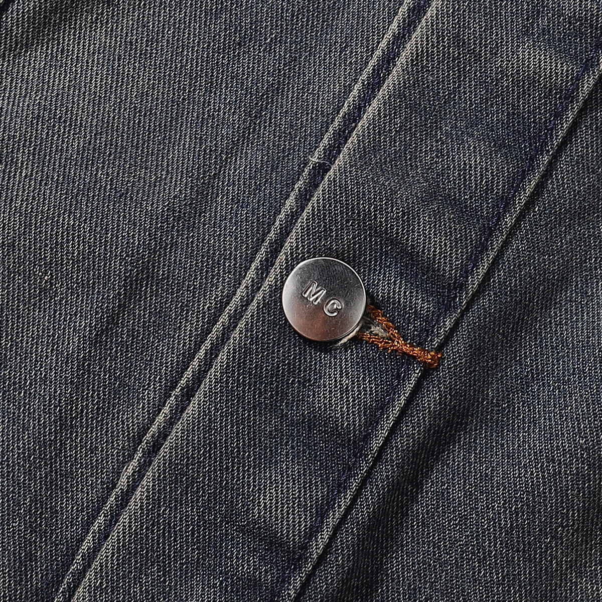 Shorts vaqueros con mariposas bordadas y adornados con perlas