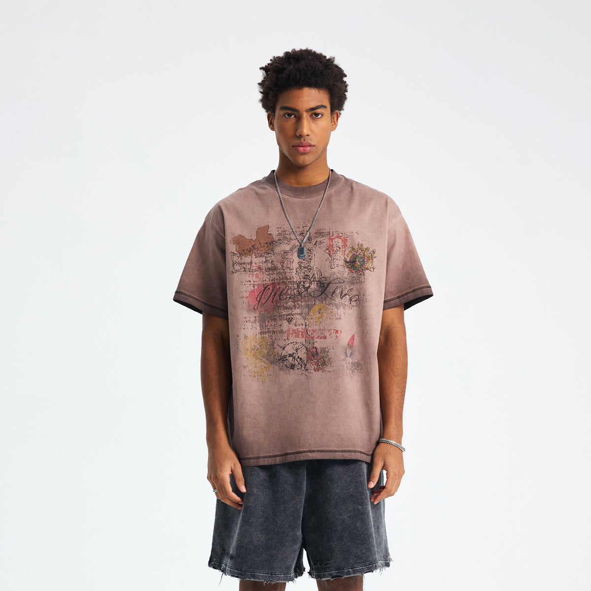 Camiseta gráfica con lavado vintage invertido