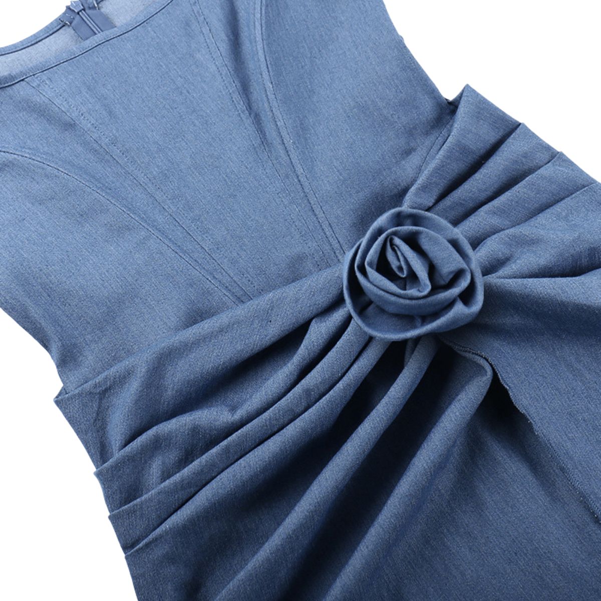 Vestido mini de mezclilla con apliques florales