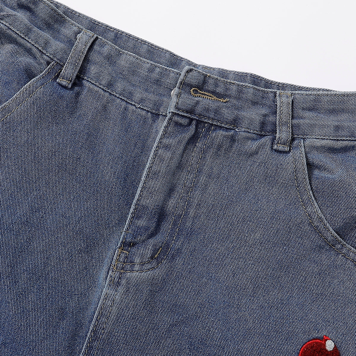 Bermudas vaqueras rasgadas con parches de camuflaje