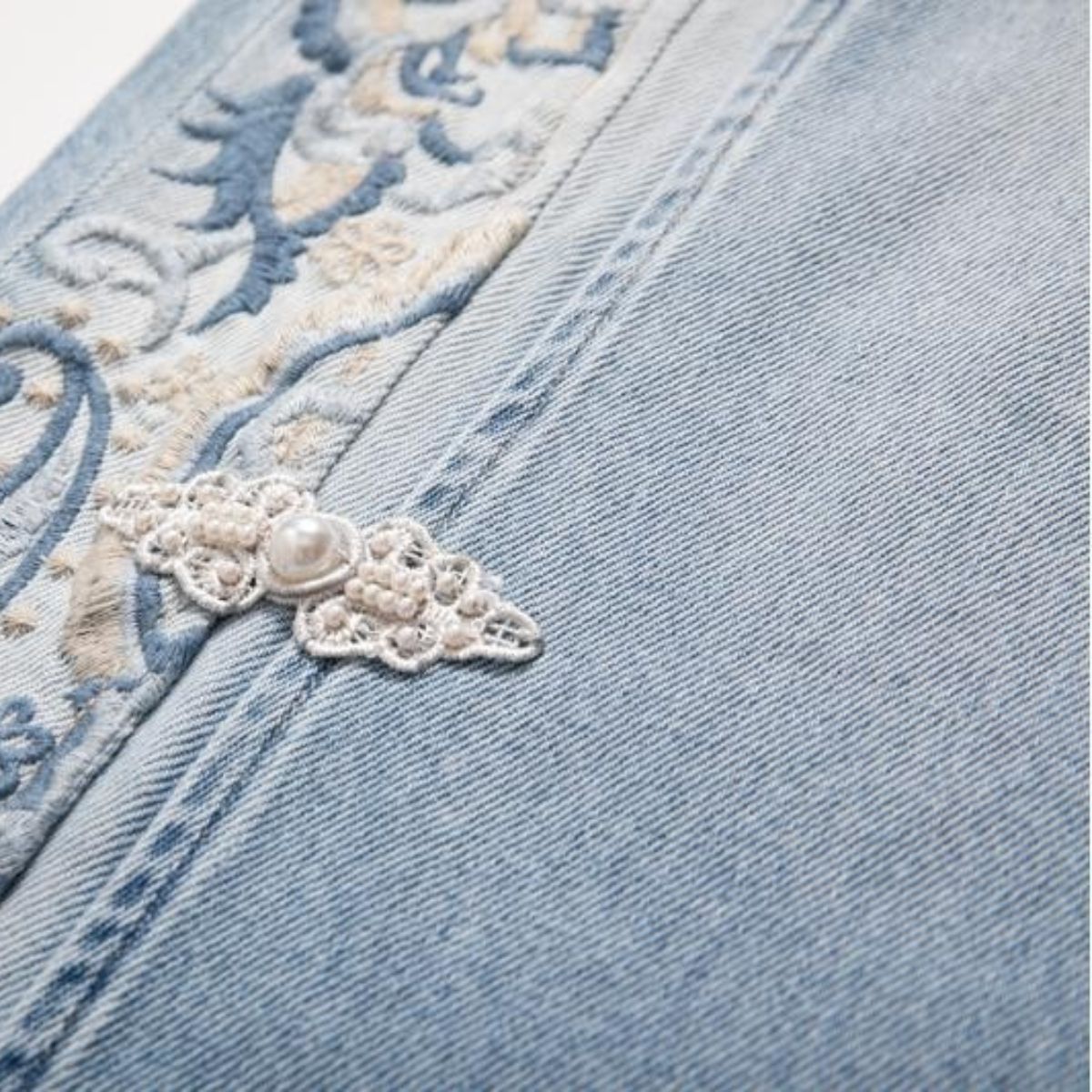 Risen Jeans Raw Hem Embroidered Pearl-Frog Closures Jeans