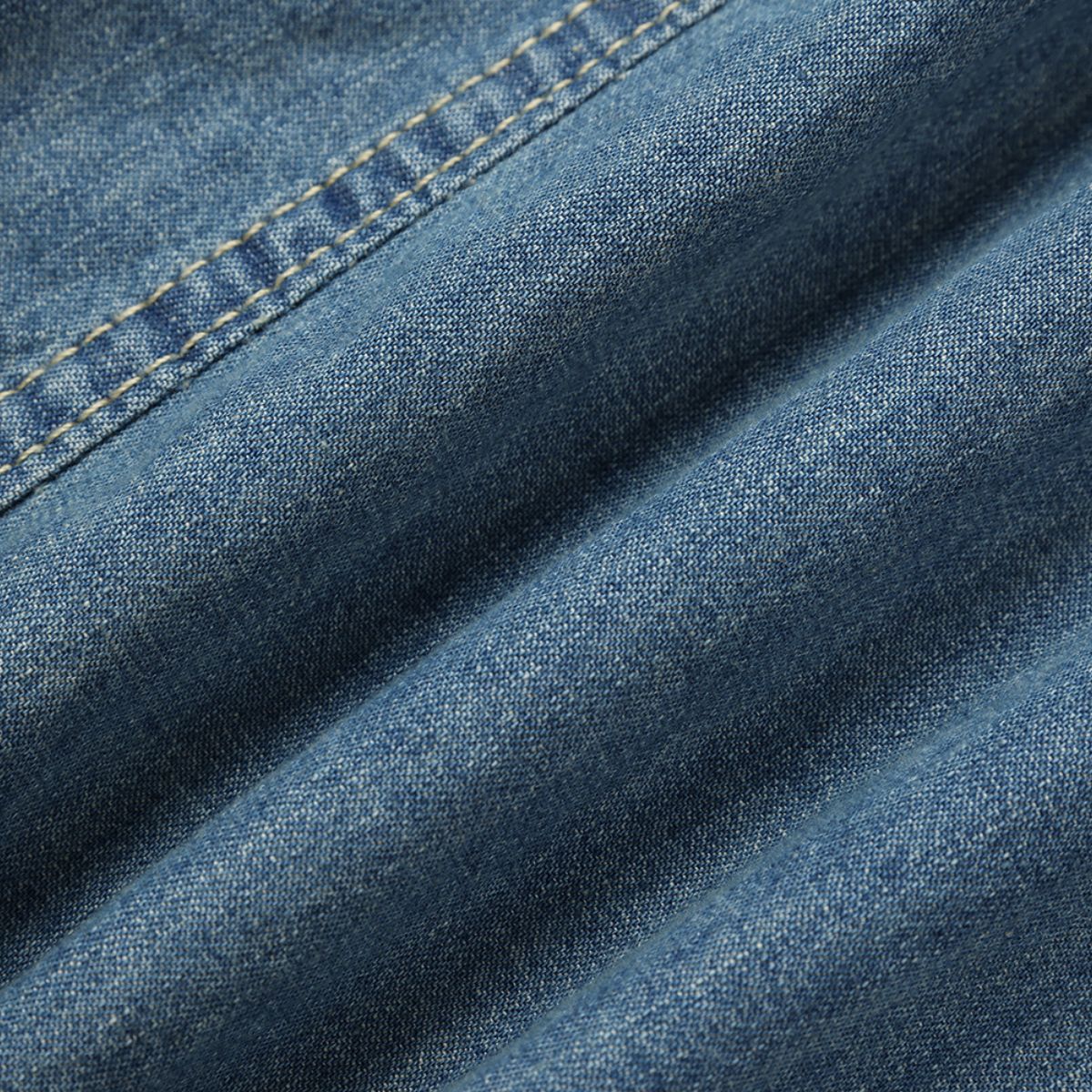 Falda vaquera con bordado de perlas y lavado vintage