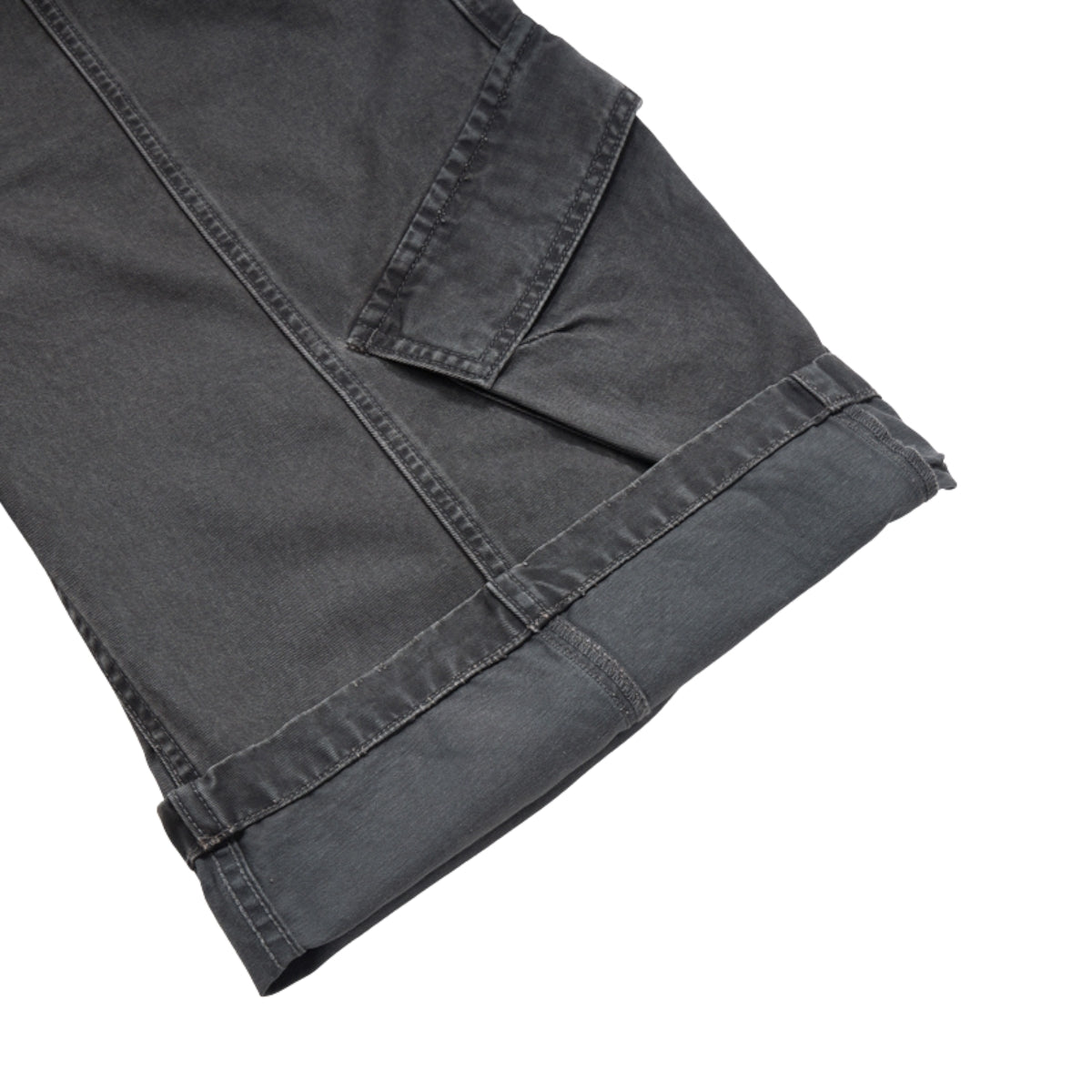 Bermudas con lavado vintage y salpicaduras de tinta