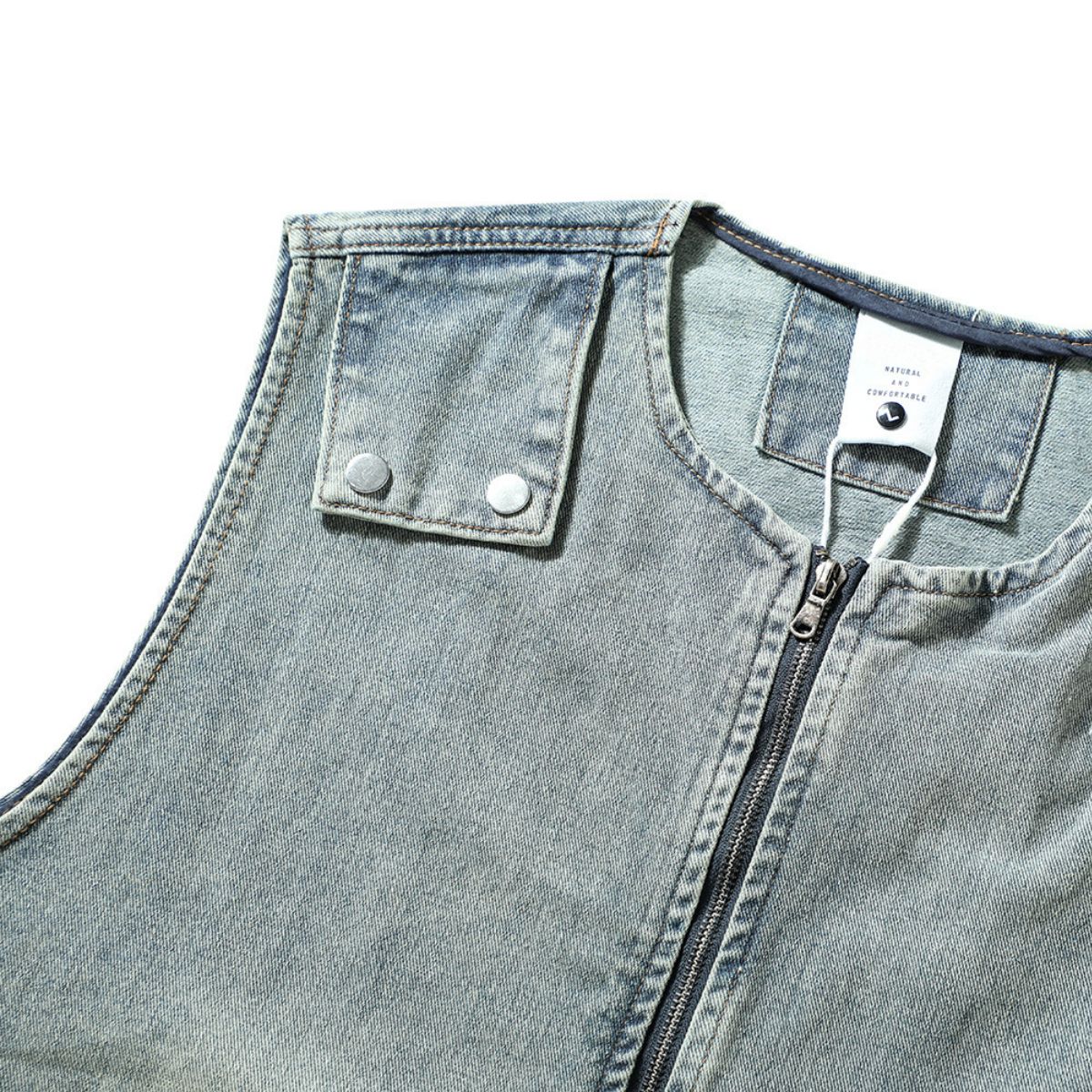 Shorts vaqueros con mariposas bordadas y adornados con perlas