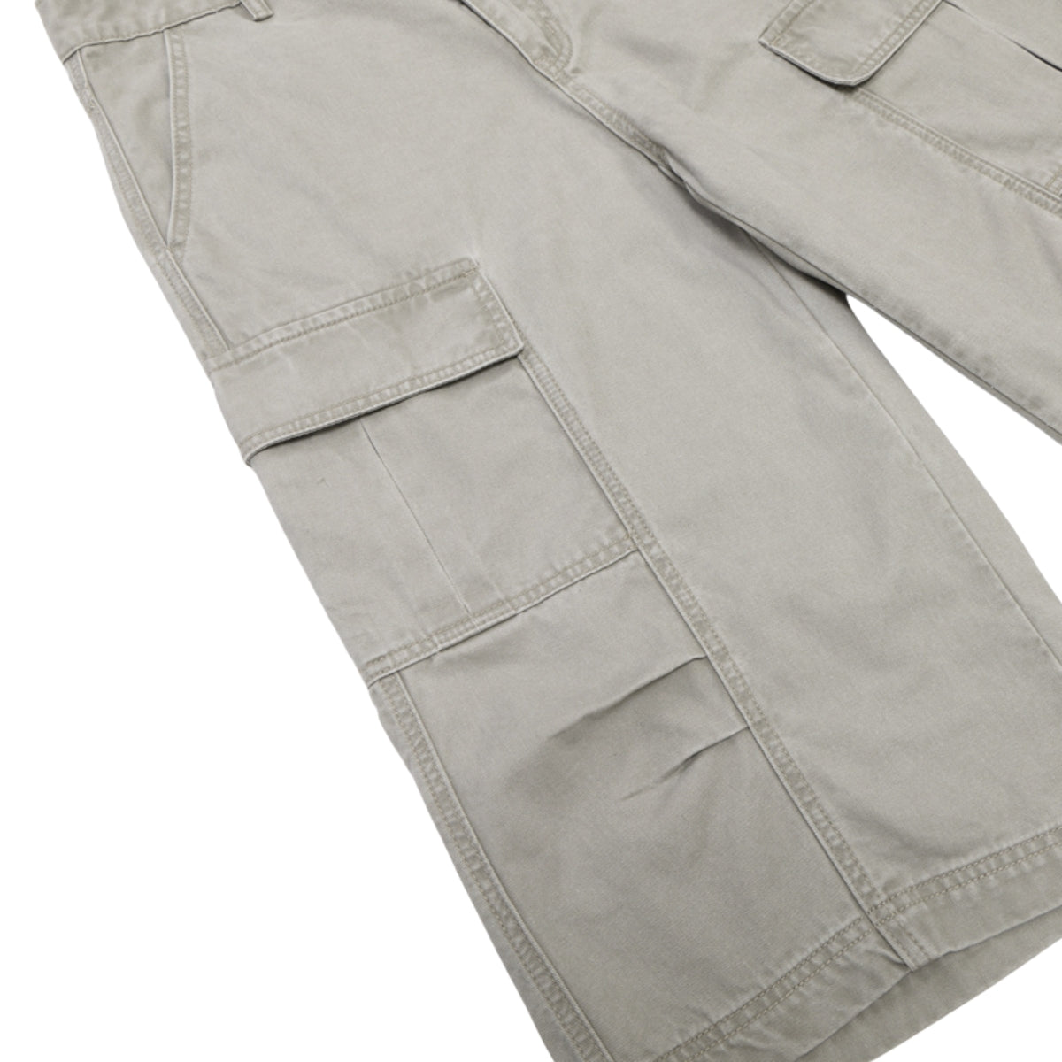 Bermudas con lavado vintage y salpicaduras de tinta