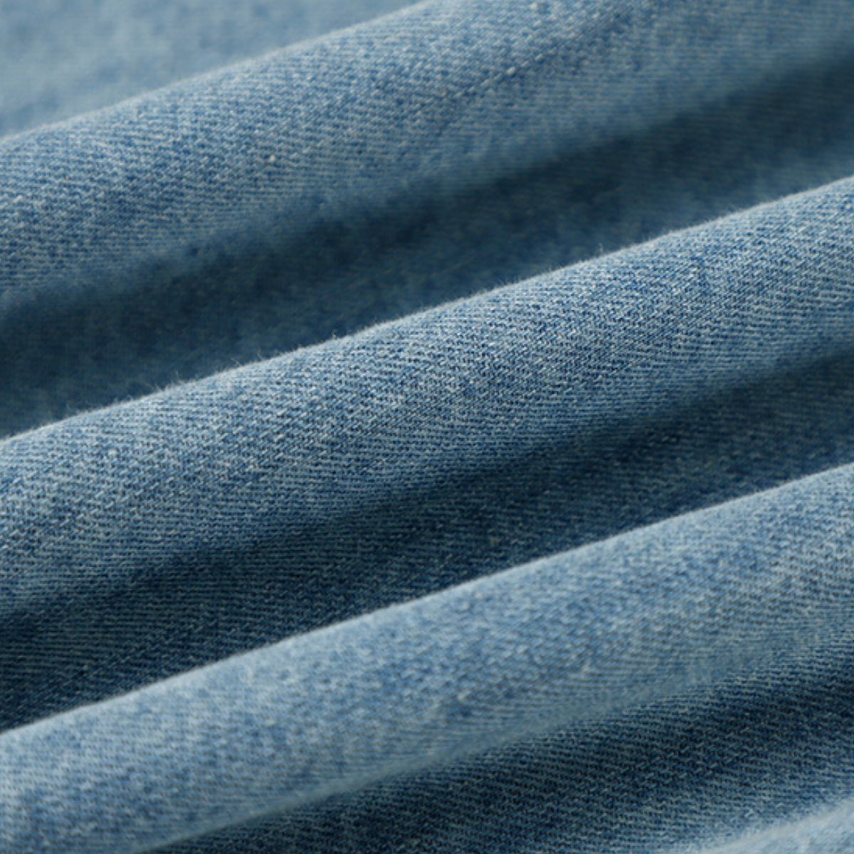 Vestido midi vaquero sin mangas con botones y aberturas en la parte delantera