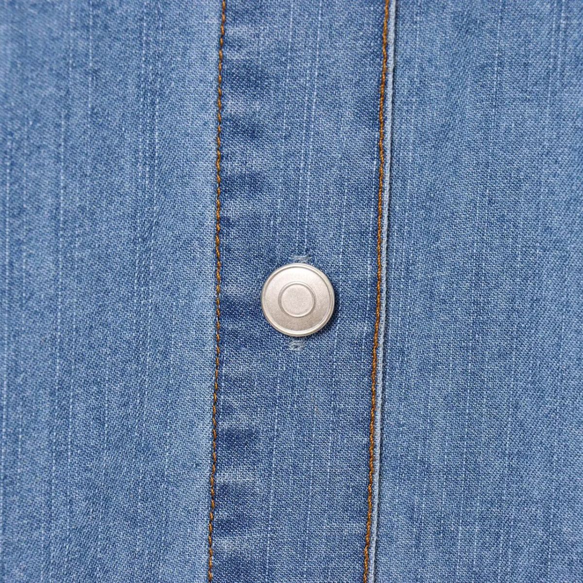 Vestido midi vaquero sin mangas con botones y aberturas en la parte delantera