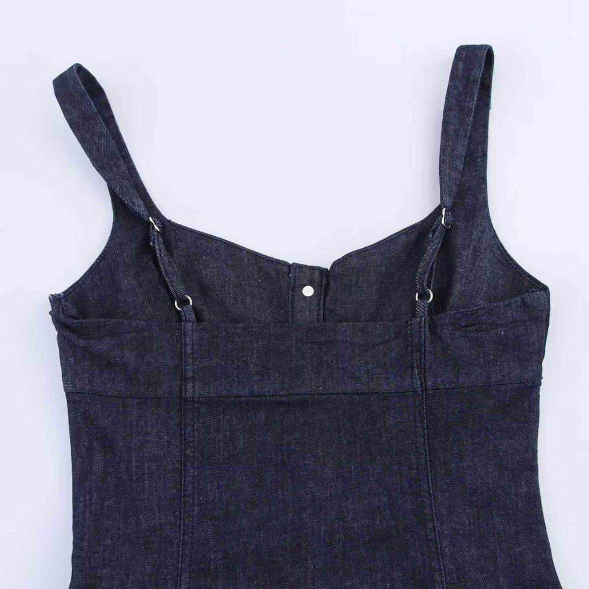 Falda vaquera con bordado de perlas y lavado vintage