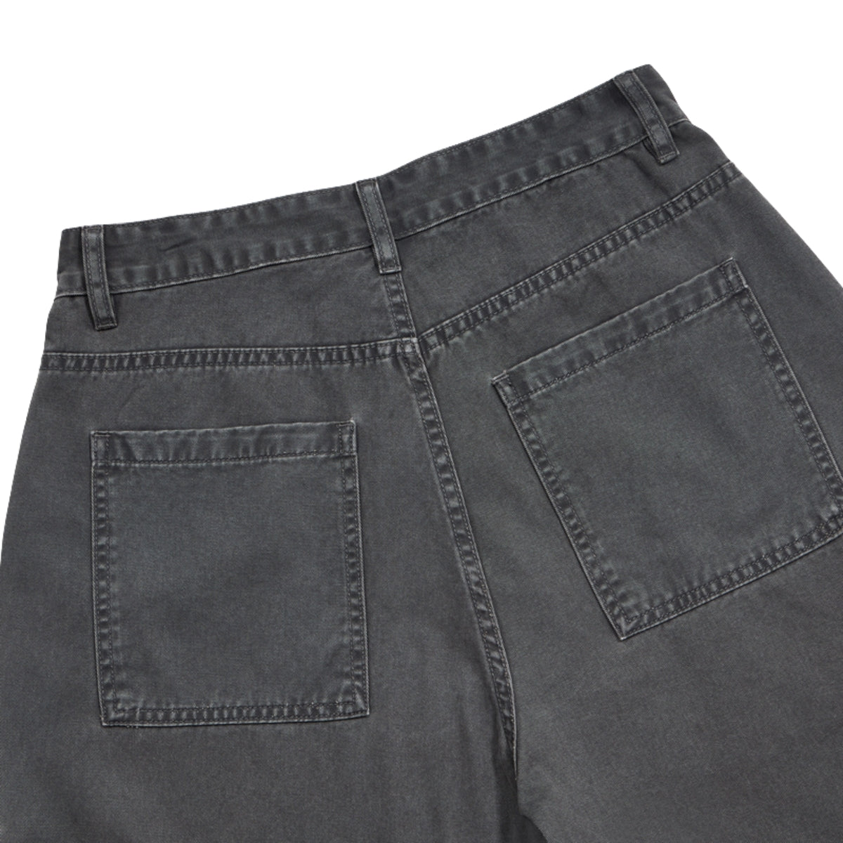 Bermudas con lavado vintage y salpicaduras de tinta