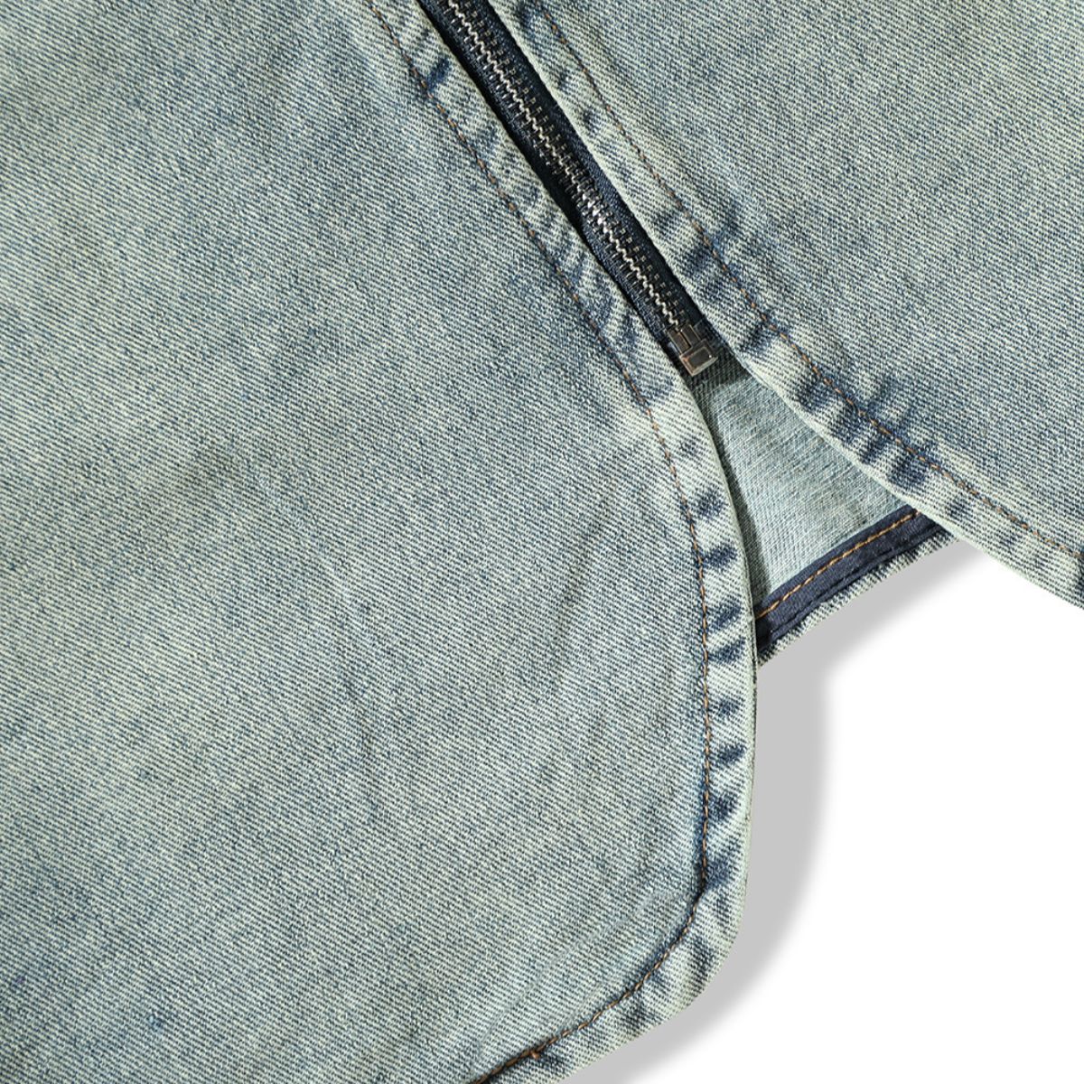 Shorts vaqueros con mariposas bordadas y adornados con perlas