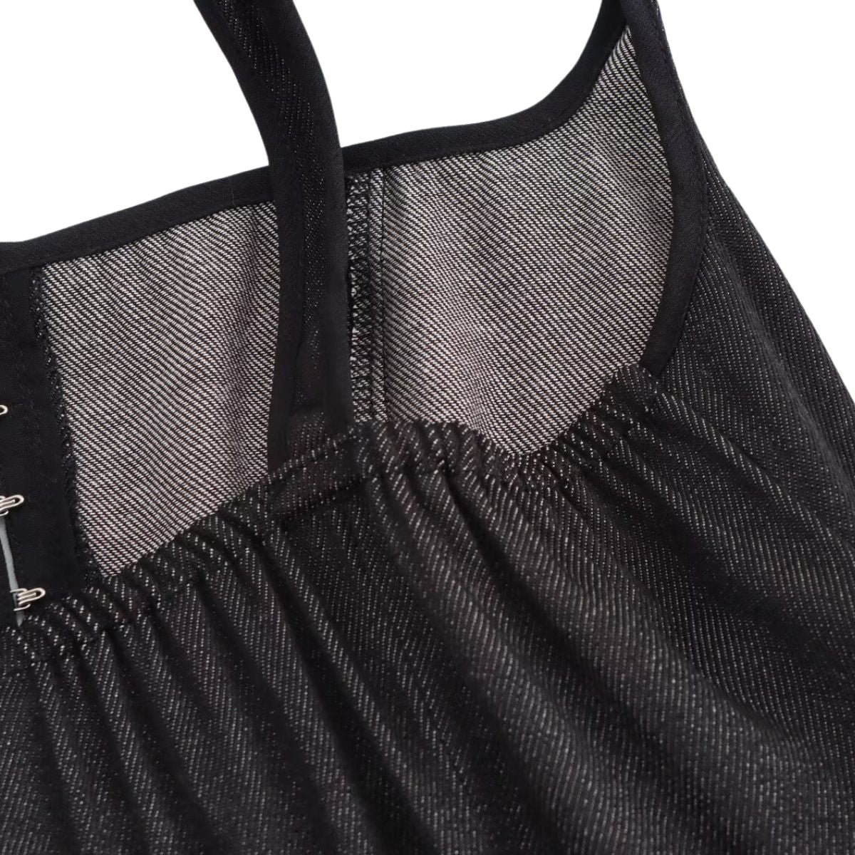 Falda vaquera con bordado de perlas y lavado vintage