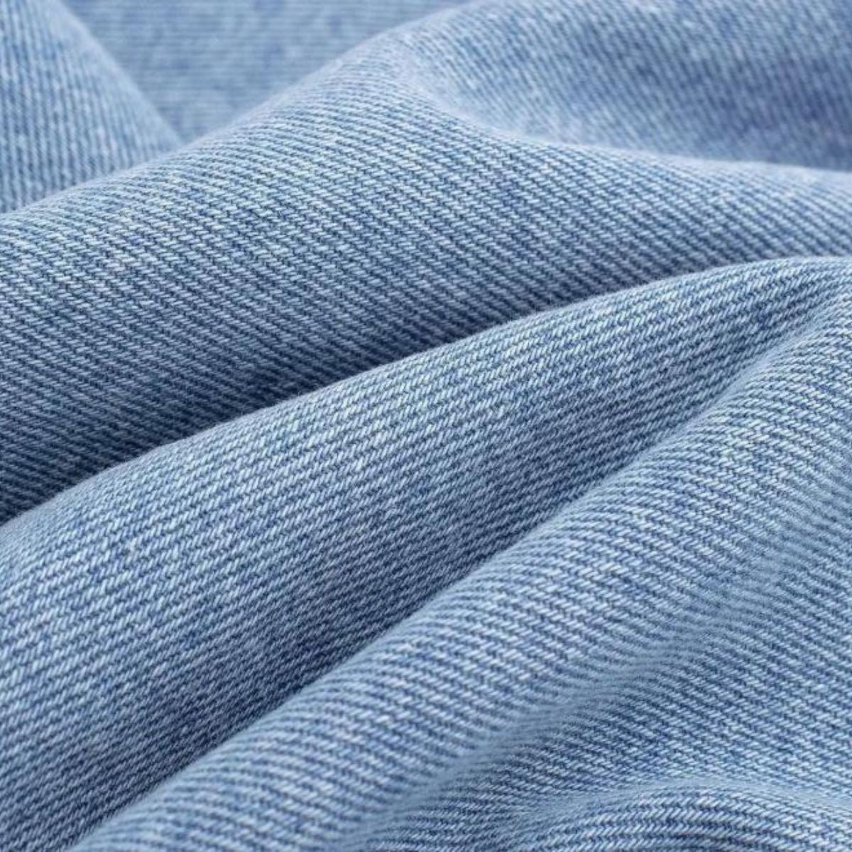 Vestido midi vaquero sin mangas con botones y aberturas en la parte delantera