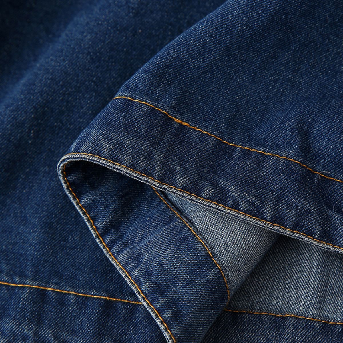 Falda vaquera con bordado de perlas y lavado vintage