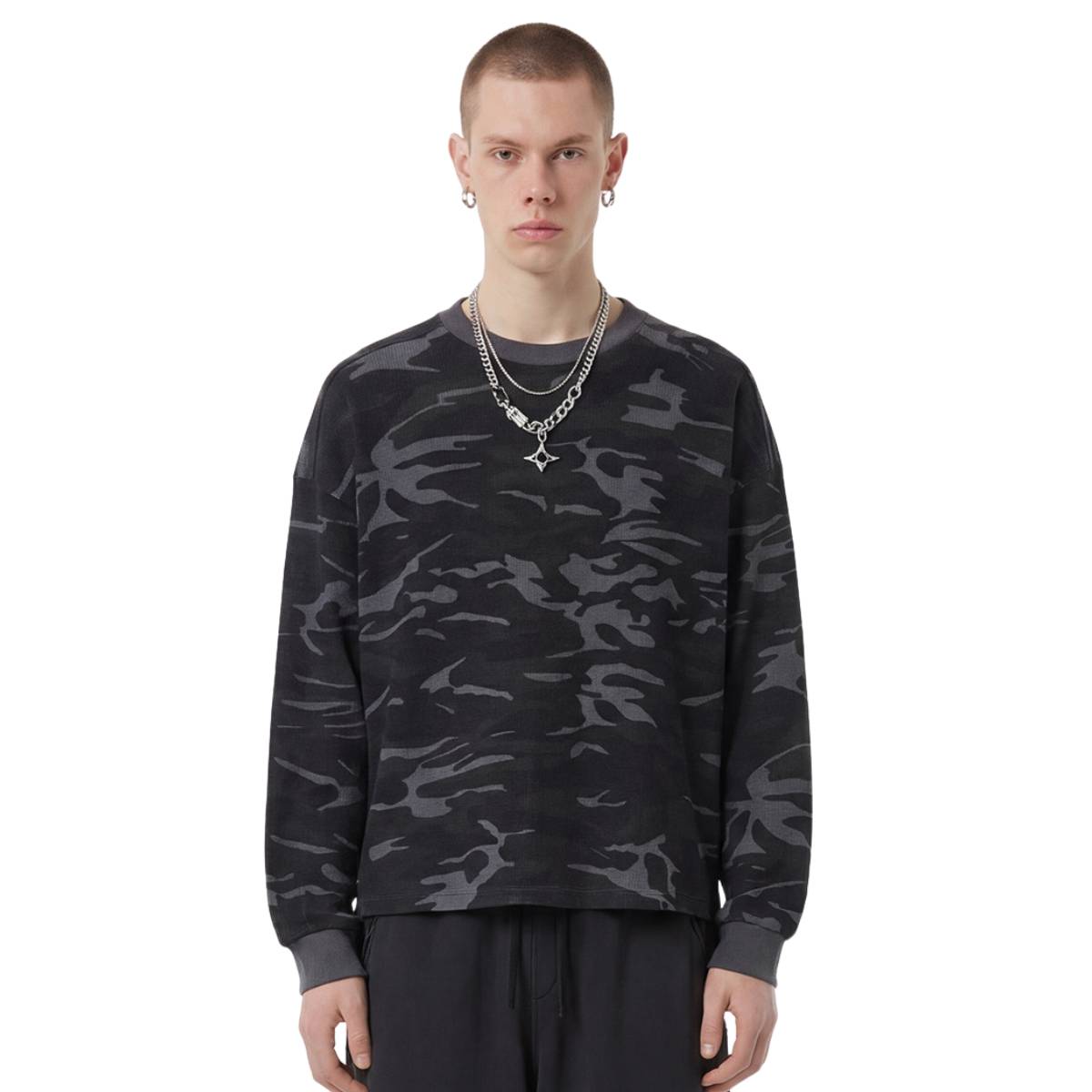 Sudadera desgastada lavada con ácido