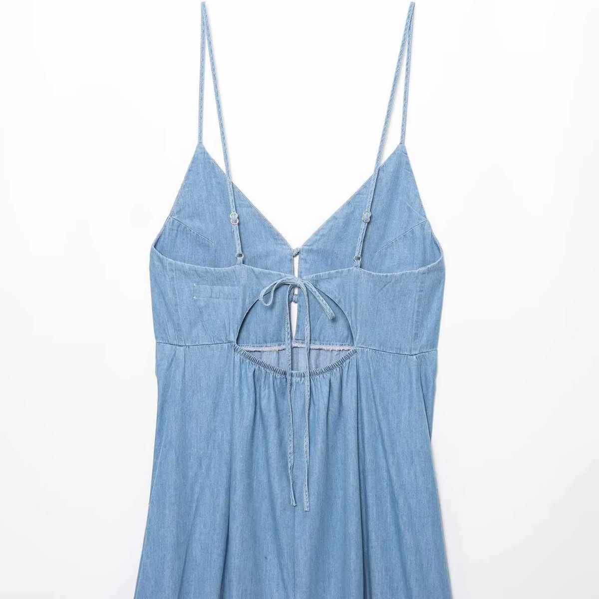 Falda vaquera con bordado de perlas y lavado vintage