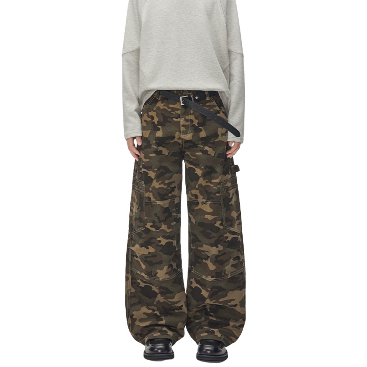 Camouflage Curved‑Blade Cargo Pants