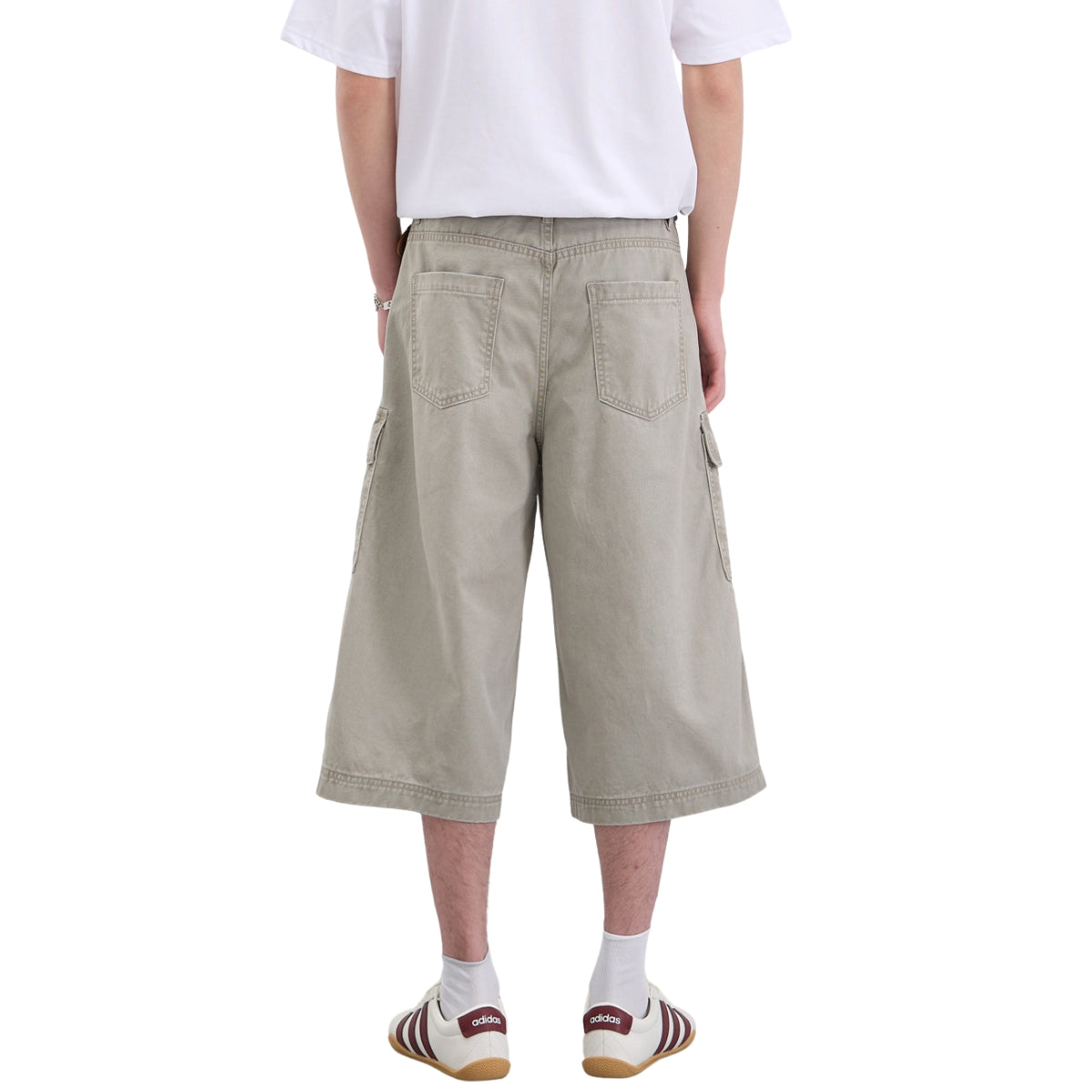 Bermudas con lavado vintage y salpicaduras de tinta