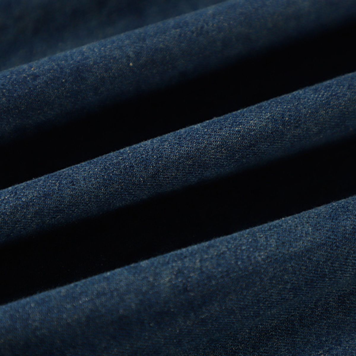 Vestido midi vaquero sin mangas con botones y aberturas en la parte delantera