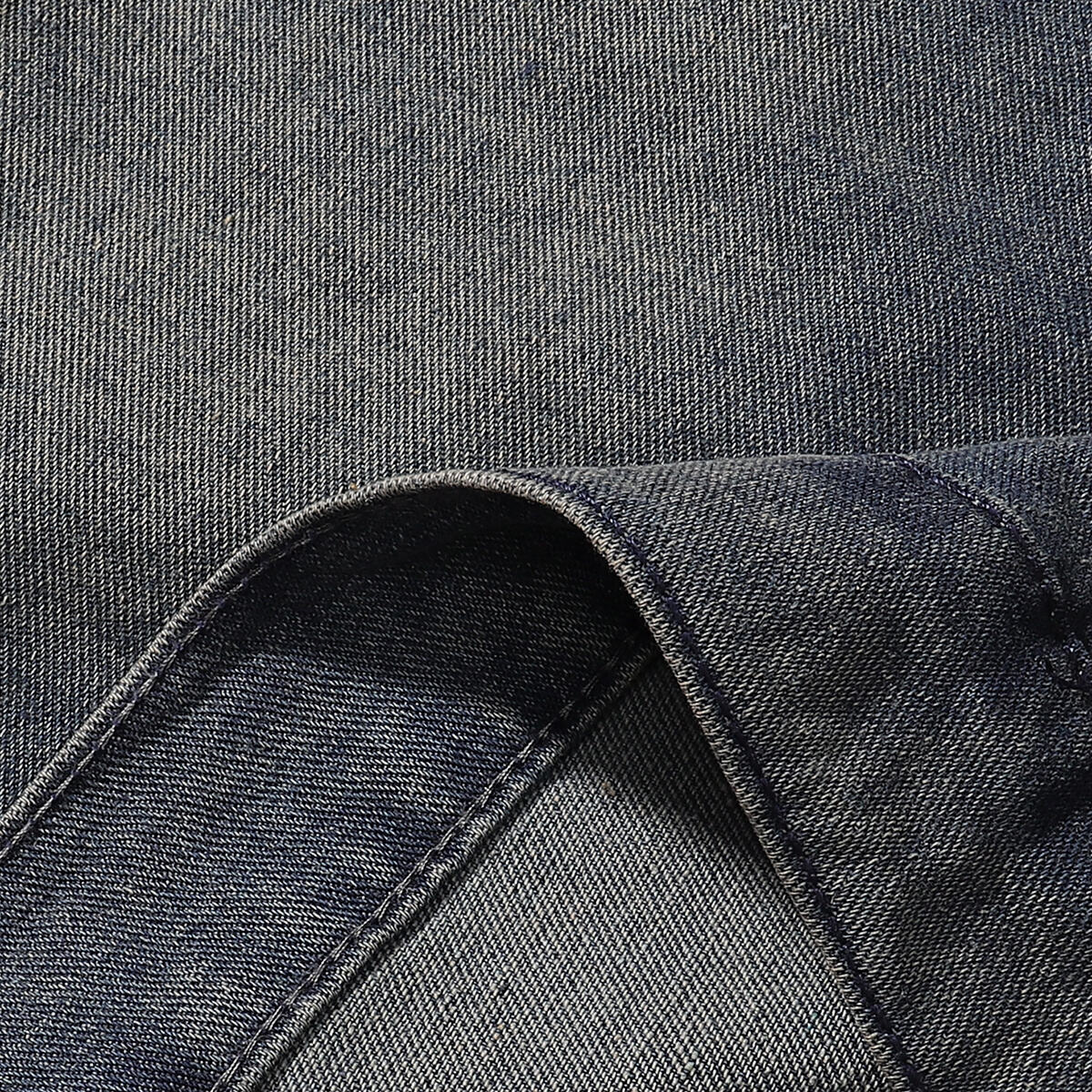 Shorts vaqueros con mariposas bordadas y adornados con perlas