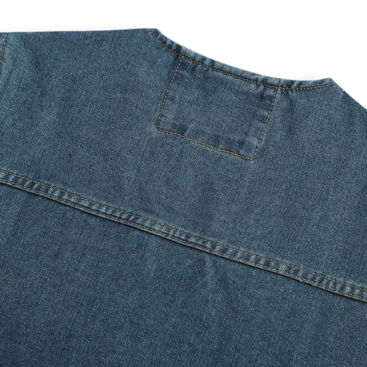 Shorts vaqueros con mariposas bordadas y adornados con perlas