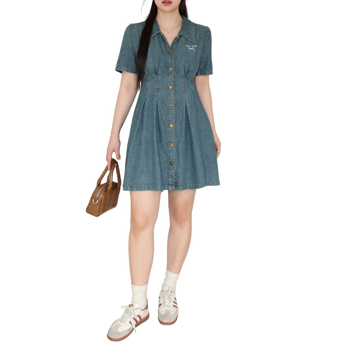 Minivestido vaquero con corsé bordado con lazo