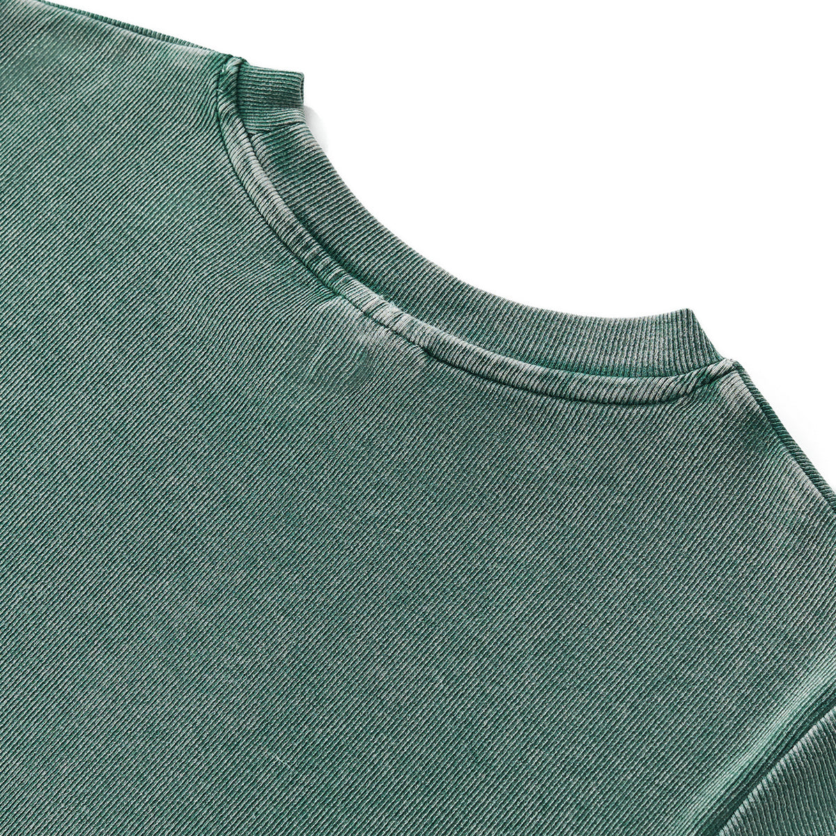 Camiseta de algodón lavado, corte entallado y cintura plisada, 8.4 oz