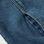 Shorts vaqueros con mariposas bordadas y adornados con perlas