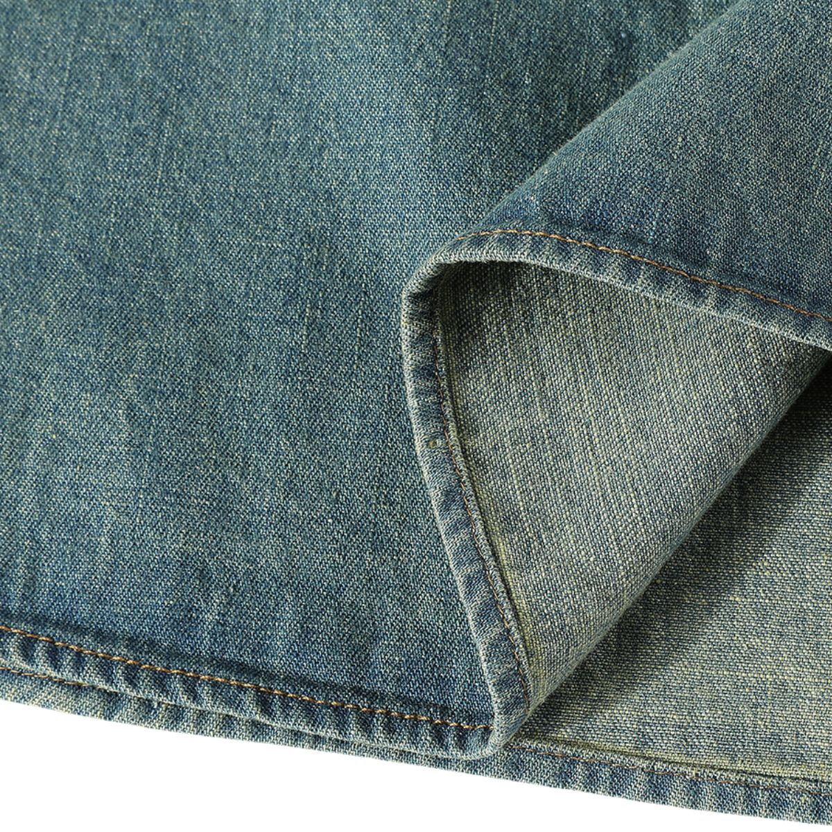 Falda vaquera con bordado de perlas y lavado vintage