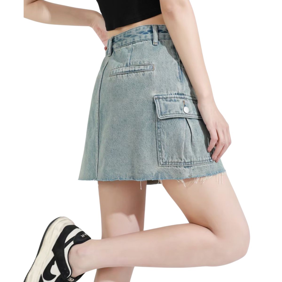 Falda vaquera con bordado de perlas y lavado vintage