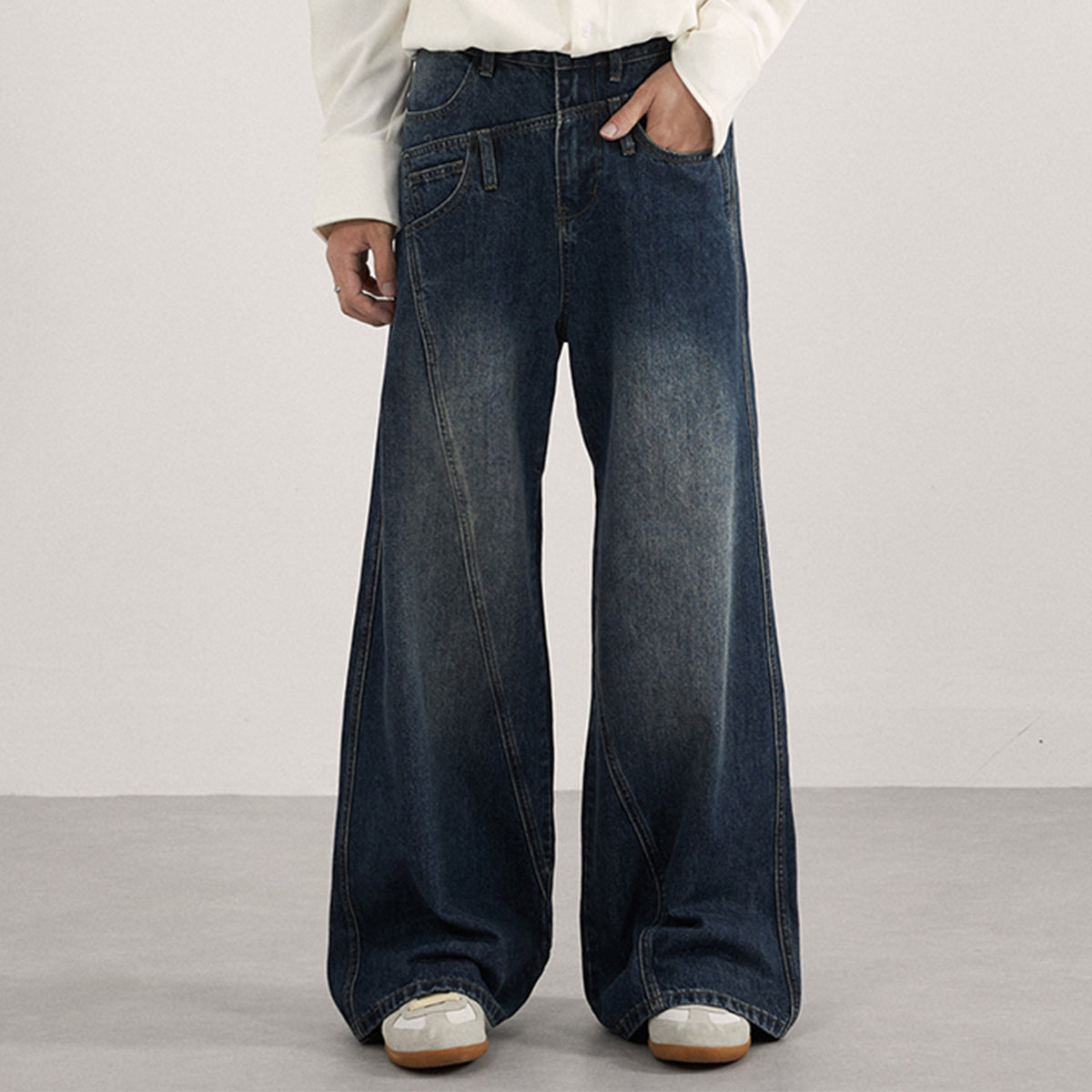 Light Wash High Waist Relaxed Wide Leg Jeans
