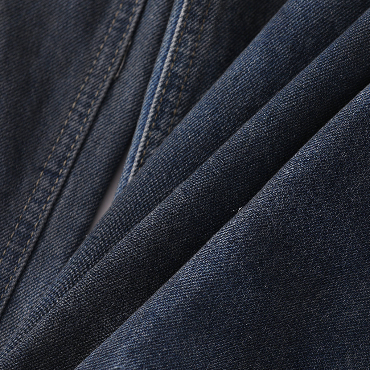 Fray Hem Vintage Wide-Leg Distressed Jeans