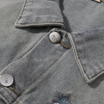 Shorts vaqueros con mariposas bordadas y adornados con perlas