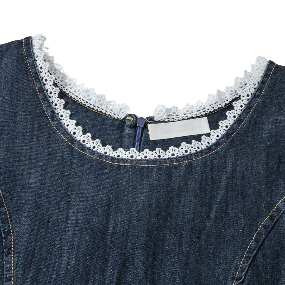Falda vaquera con bordado de perlas y lavado vintage