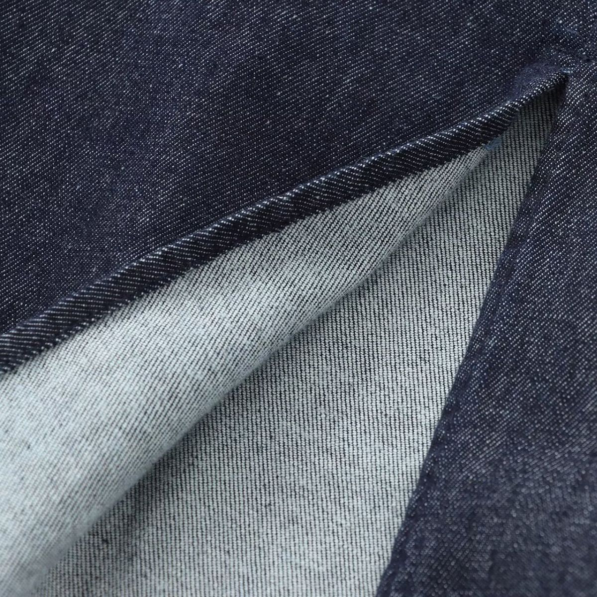 Falda vaquera con bordado de perlas y lavado vintage