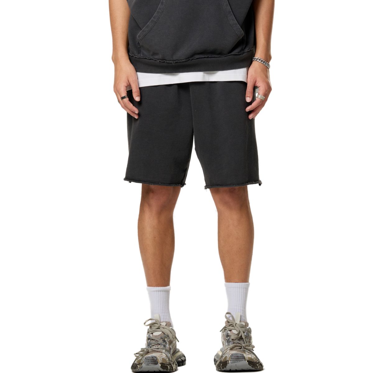 Pantalones cortos relajados con bordes sin rematar y lavados