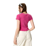 Camiseta de algodón lavado, corte entallado y cintura plisada, 8.4 oz