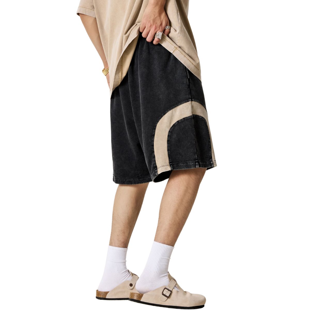 Contrast Arc Loose Fit Shorts