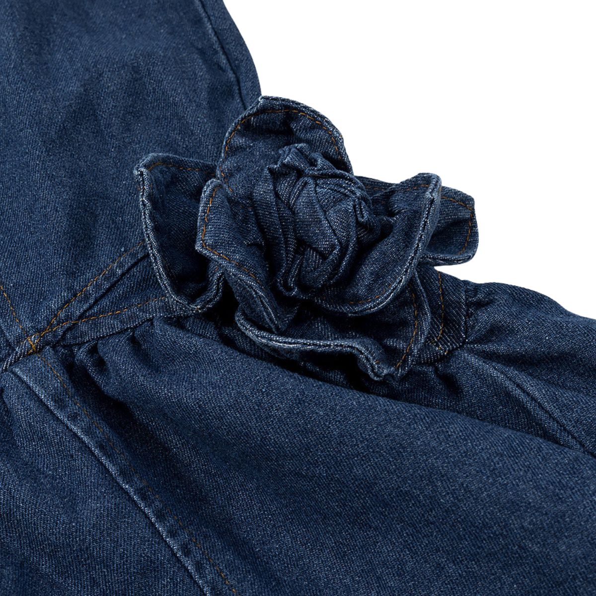 Falda vaquera con bordado de perlas y lavado vintage