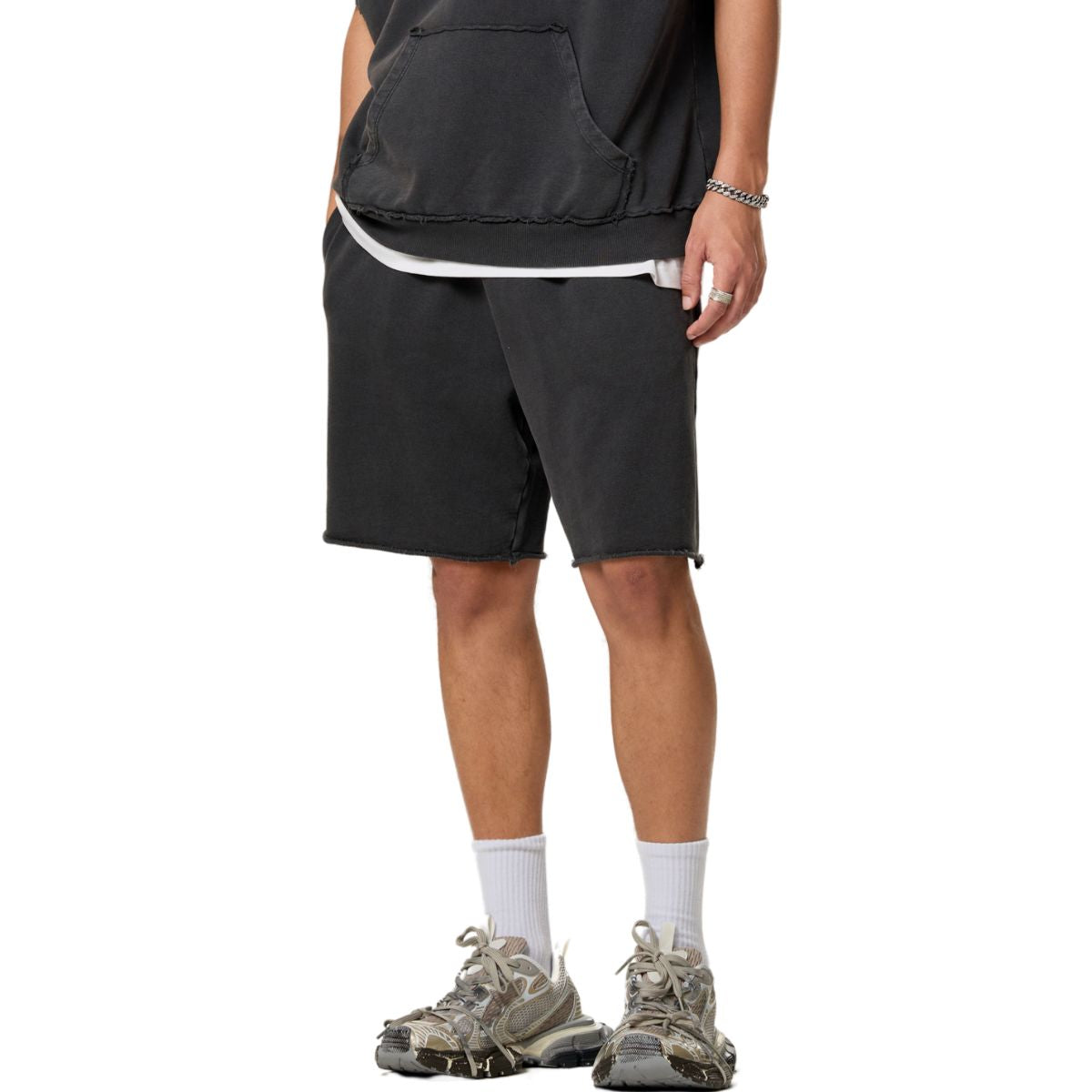 Pantalones cortos relajados con bordes sin rematar y lavados