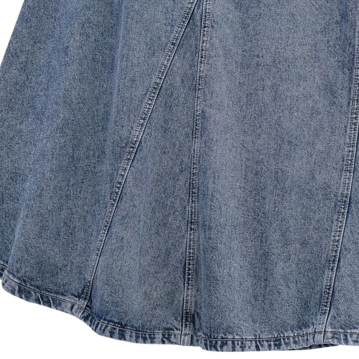 Falda vaquera con bordado de perlas y lavado vintage