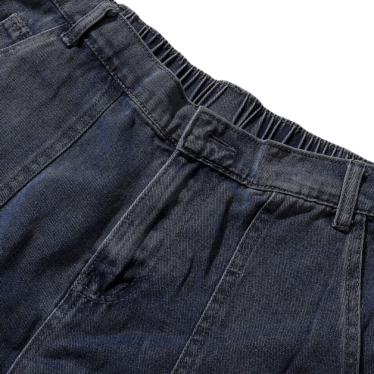 Bermudas con lavado vintage y salpicaduras de tinta