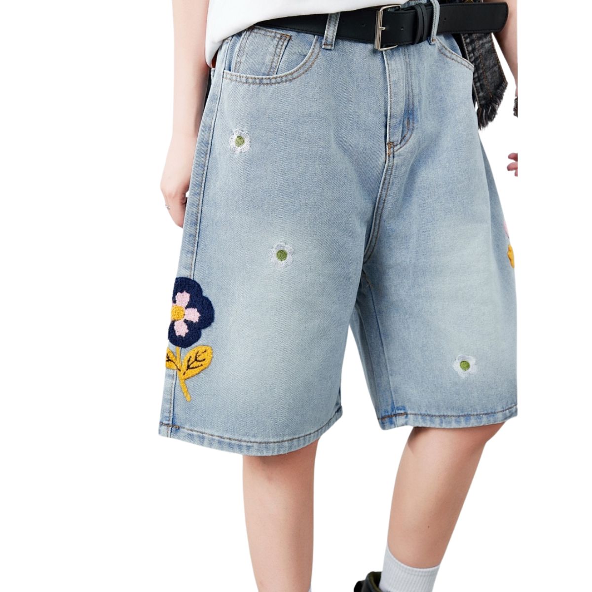 Floral Embroidery Washed Denim Shorts