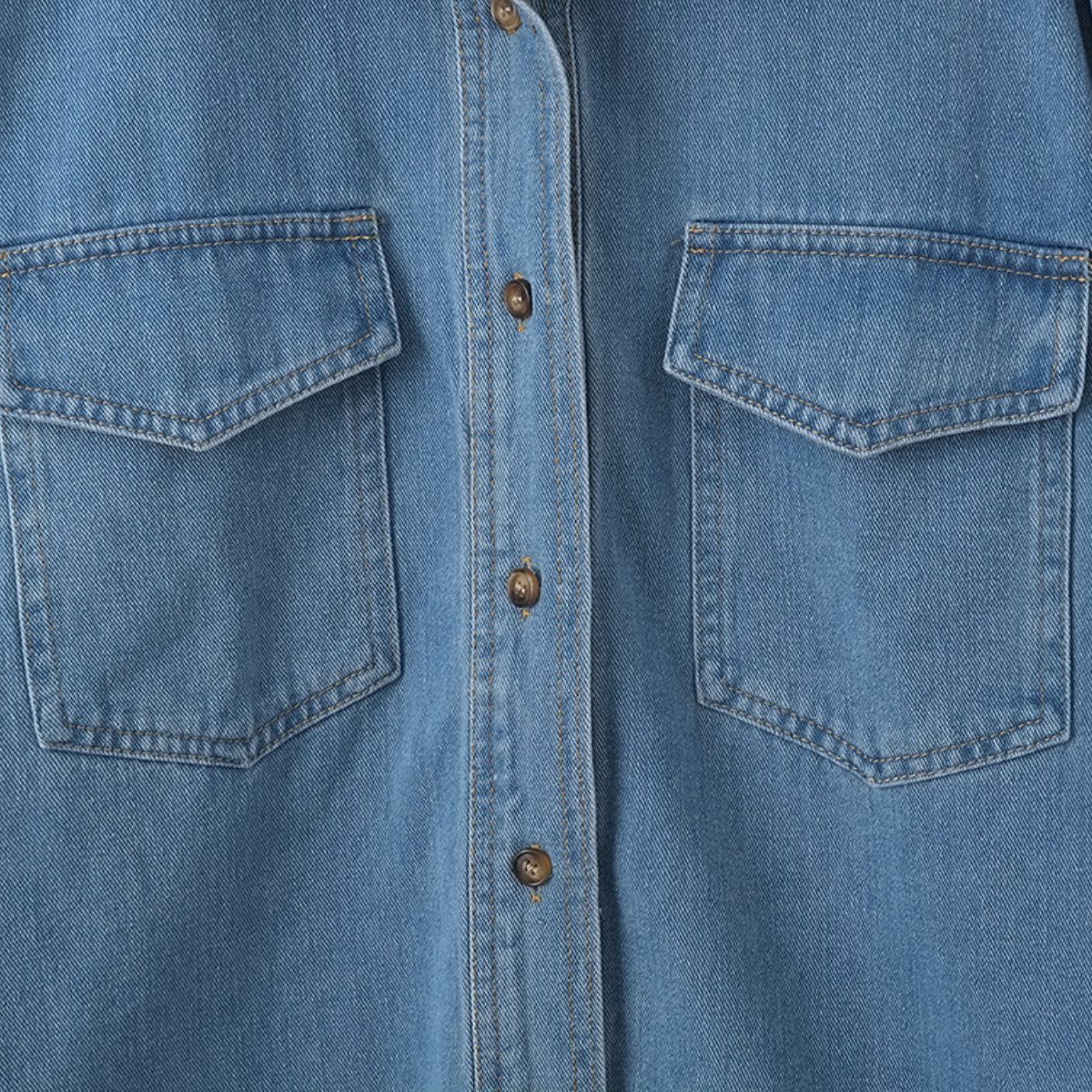 Vestido midi vaquero sin mangas con botones y aberturas en la parte delantera